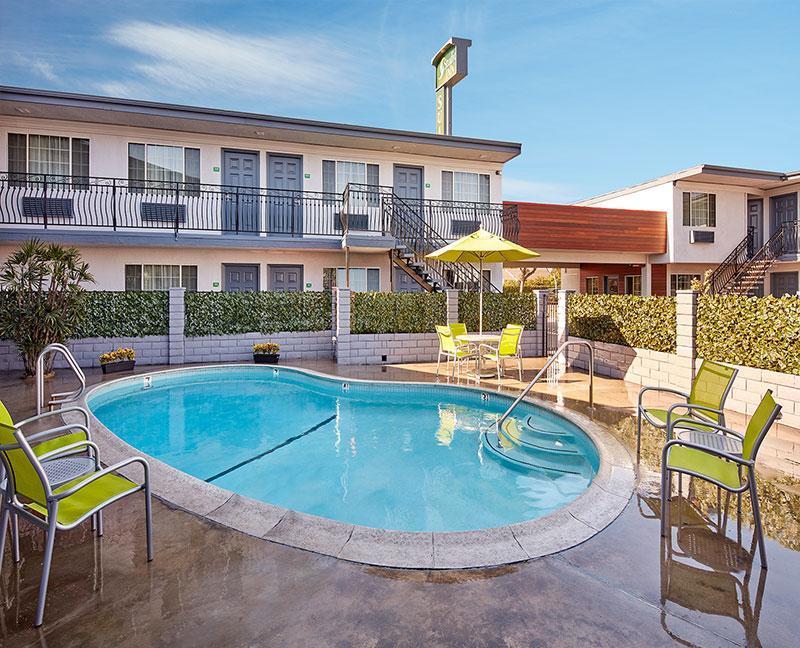 Studio Inn & Suites At Promenade Downey Exteriör bild