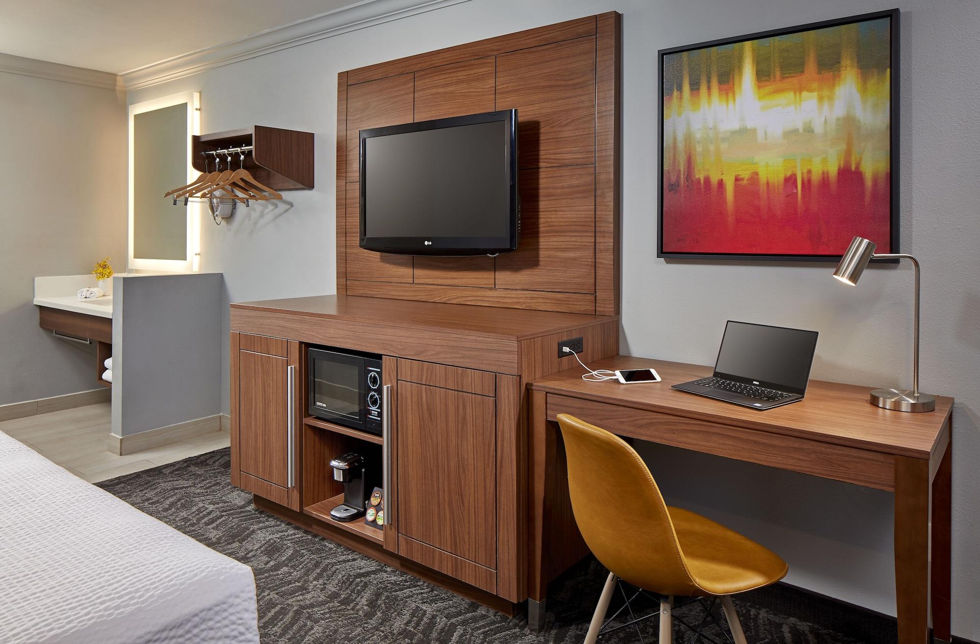 Studio Inn & Suites At Promenade Downey Exteriör bild