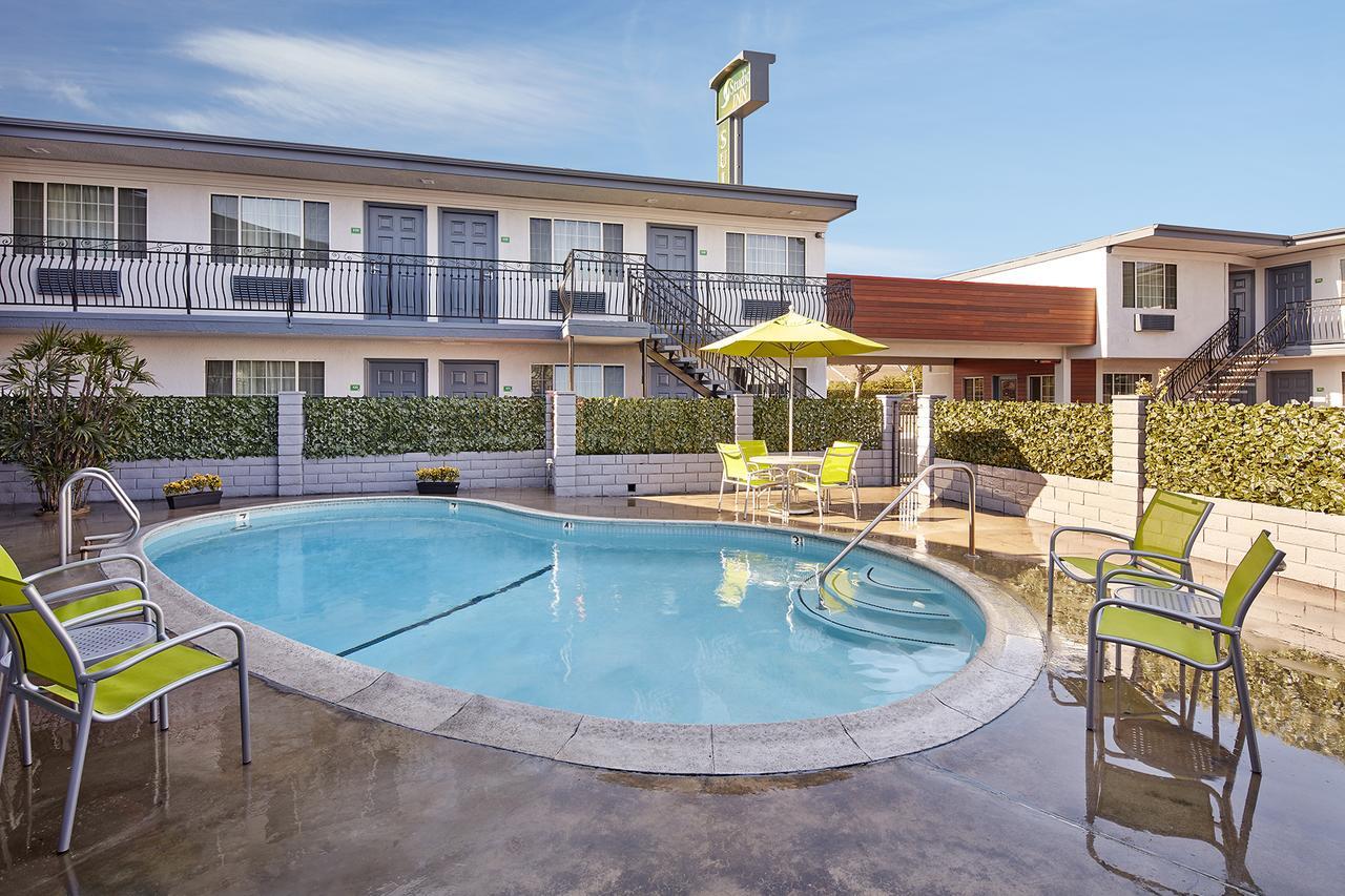 Studio Inn & Suites At Promenade Downey Exteriör bild